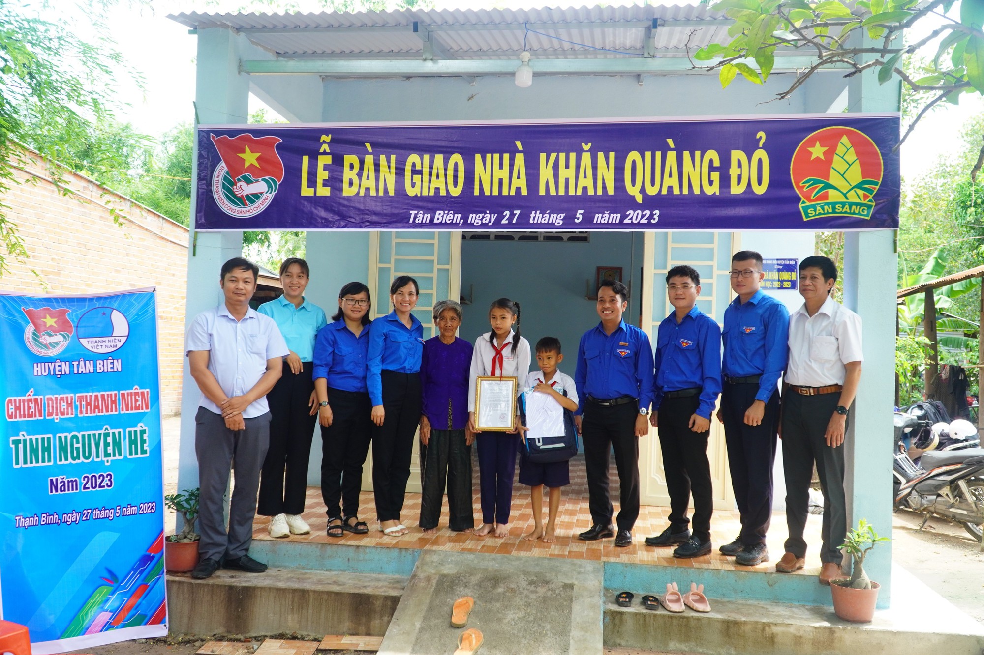 B&aacute;o Người Lao Động v&agrave; Saigontourist Group tham gia chiến dịch thanh ni&ecirc;n t&igrave;nh nguyện h&egrave; tỉnh T&acirc;y Ninh - Ảnh 12.