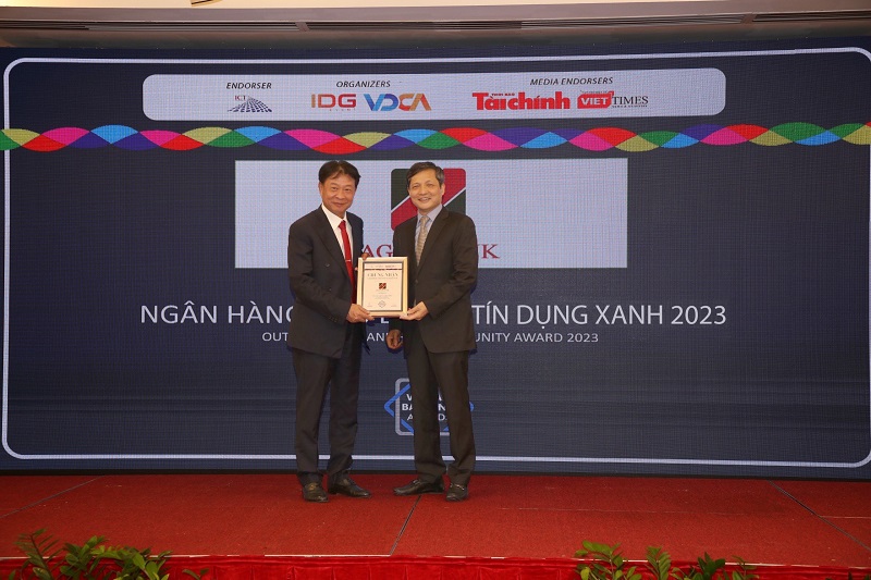Agribank được vinh danh với 3 giải thưởng Ng&acirc;n h&agrave;ng Việt Nam ti&ecirc;u biểu năm 2022 - Ảnh 2.