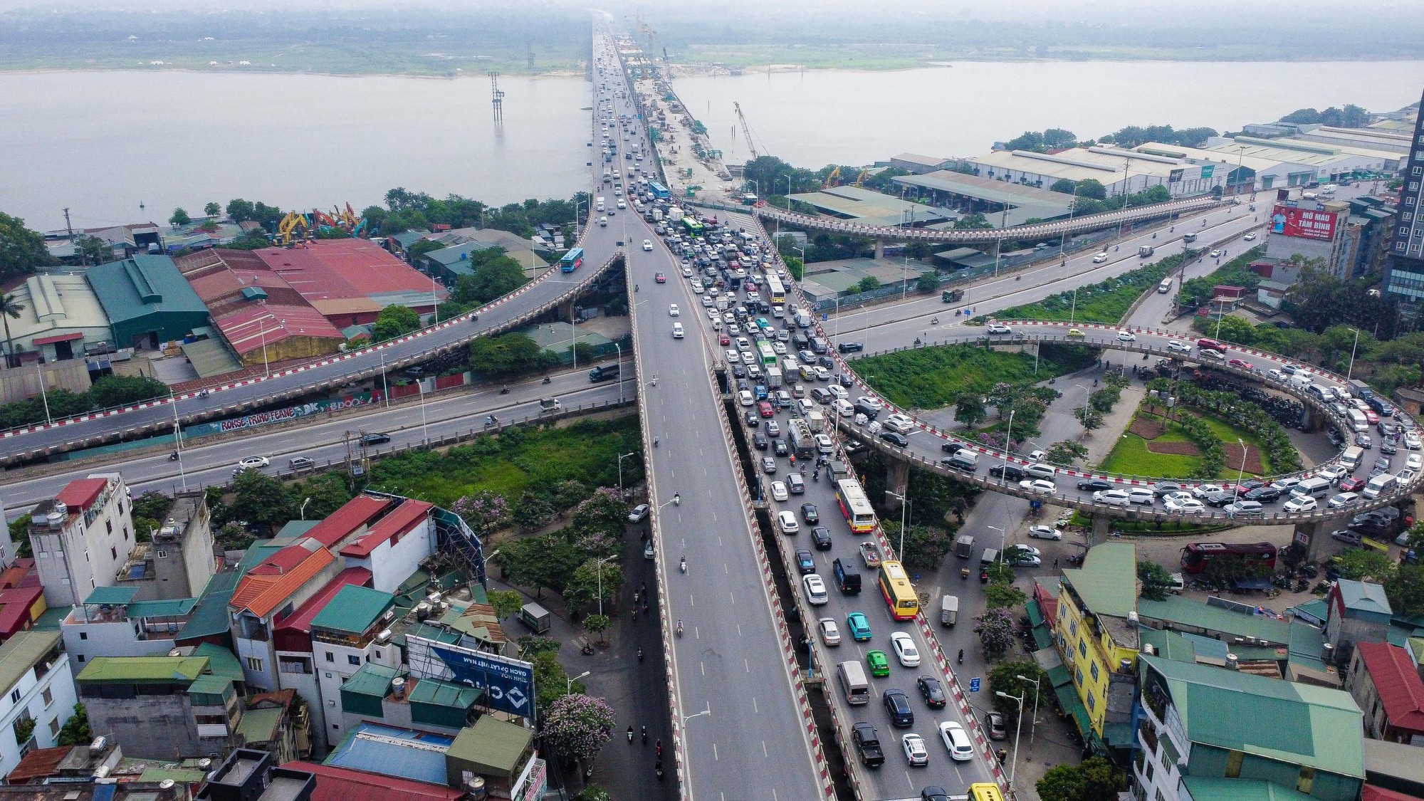Chuyển sang giai đoạn hoàn thiện cầu Vĩnh Tuy 2 - Ảnh 5.