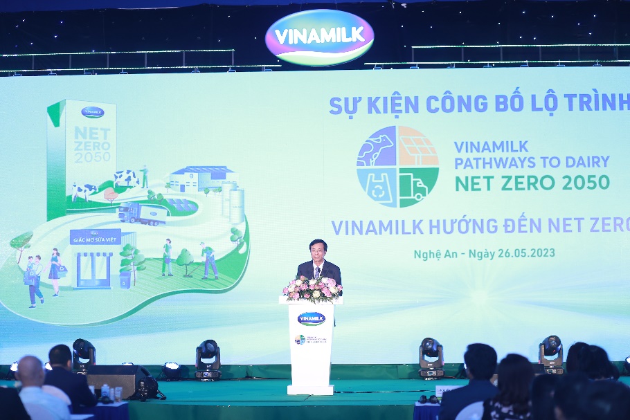 Nh&agrave; m&aacute;y, trang trại của Vinamilk được chứng nhận đạt trung h&ograve;a carbon - Ảnh 1.