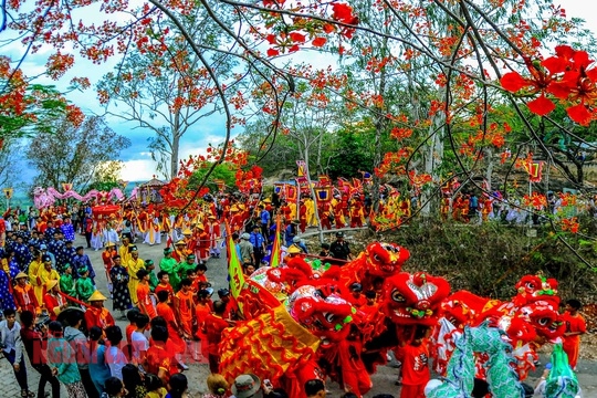 Tin vui cho du kh&aacute;ch đến Lễ hội V&iacute;a B&agrave; Ch&uacute;a Xứ N&uacute;i Sam - Ảnh 2.