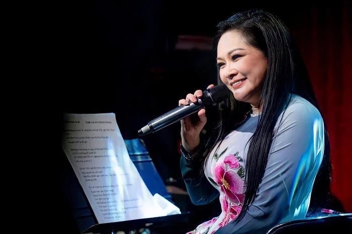 H&aacute;t lại hit cũ, Như Quỳnh bị ch&ecirc; - Ảnh 1.