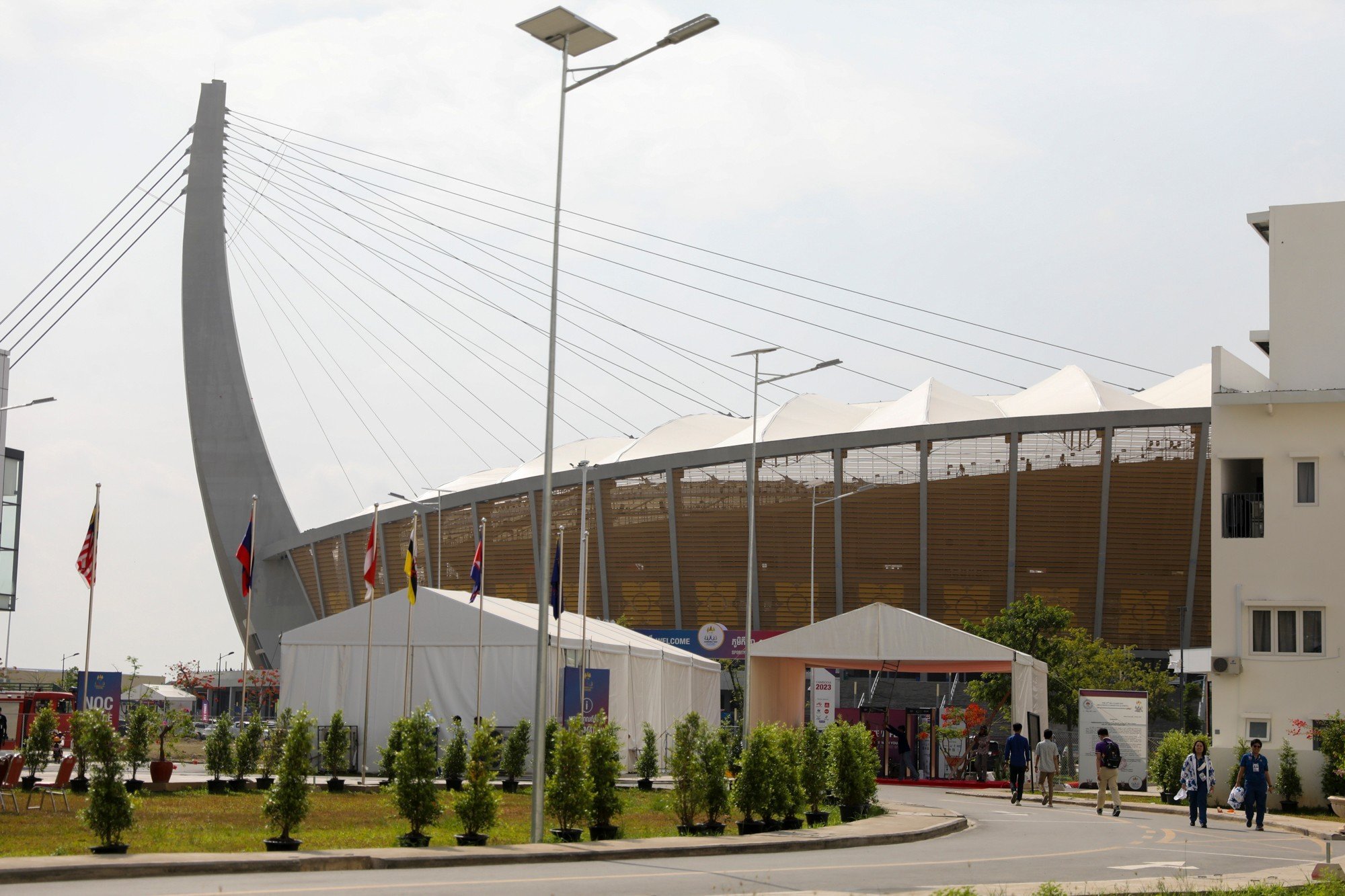 SEA Games 32: "Thâm nhập" làng miễn phí cho vận động viên
