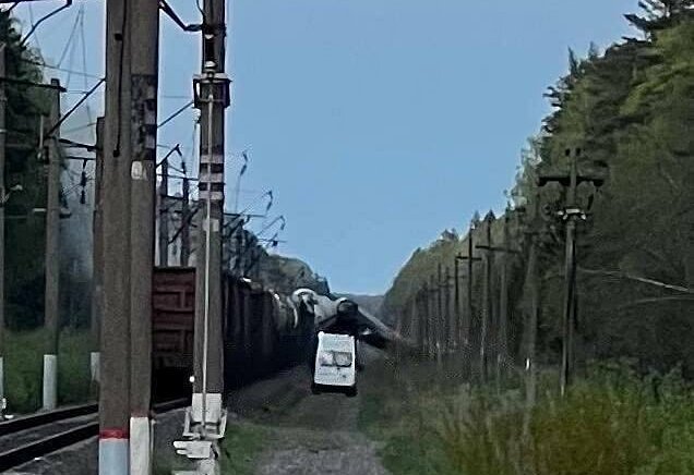 Đ&aacute;ng ngờ việc t&agrave;u Nga li&ecirc;n tiếp trật b&aacute;nh ở gần bi&ecirc;n giới Ukraine - Ảnh 1.