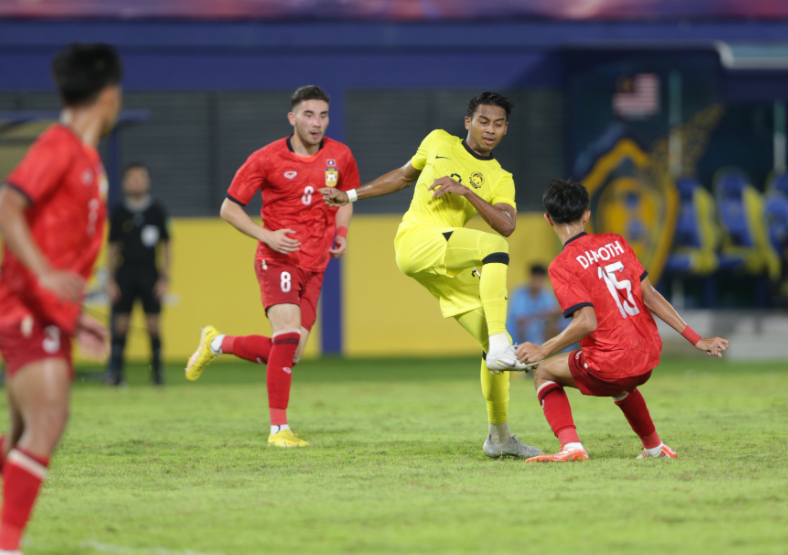U22 Malaysia thắng đậm U22 L&agrave;o đến 5 b&agrave;n - Ảnh 2.
