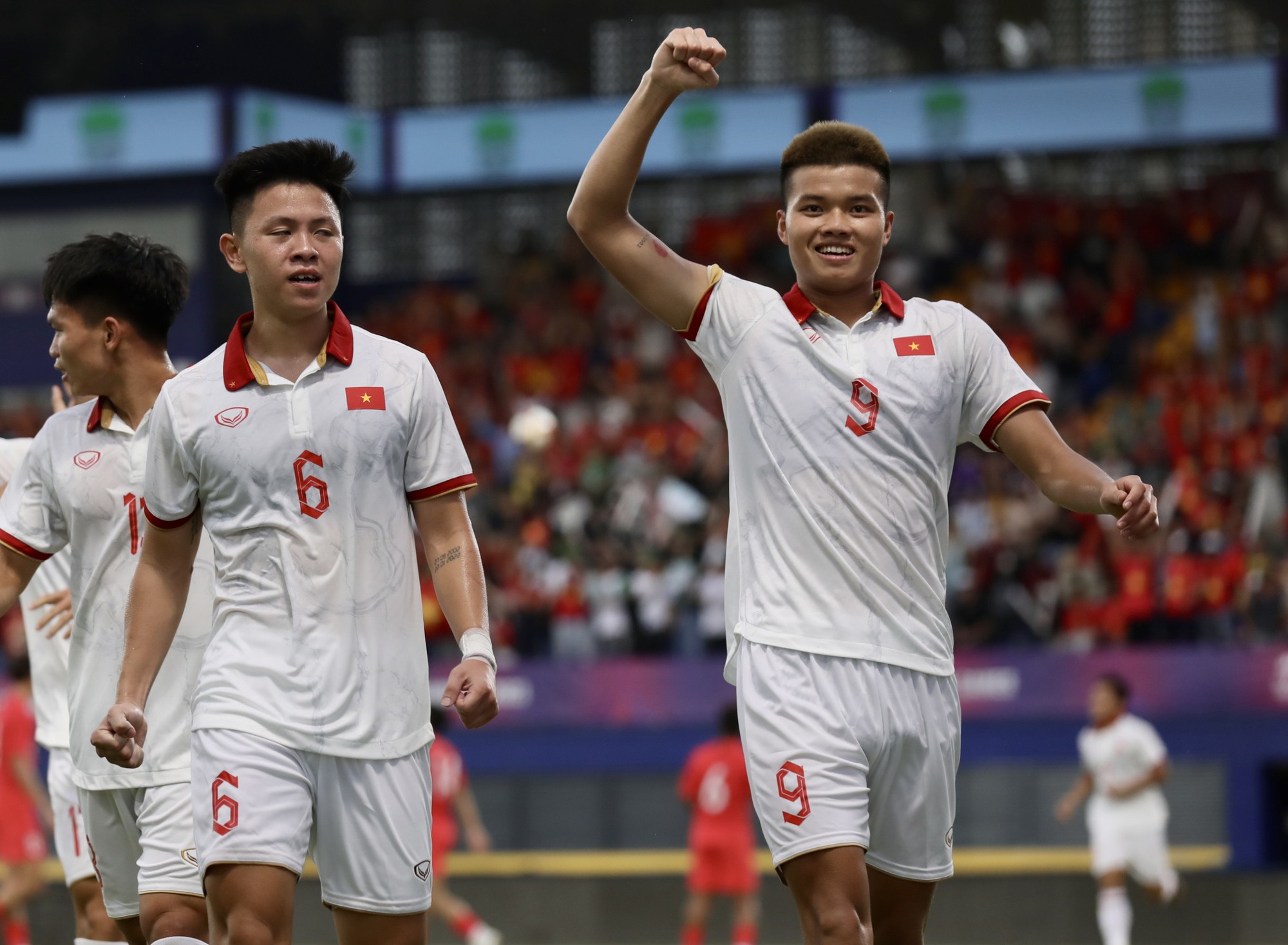 U22 Việt Nam xuất sắc đ&aacute;nh bại U22 Singapore - Ảnh 1.