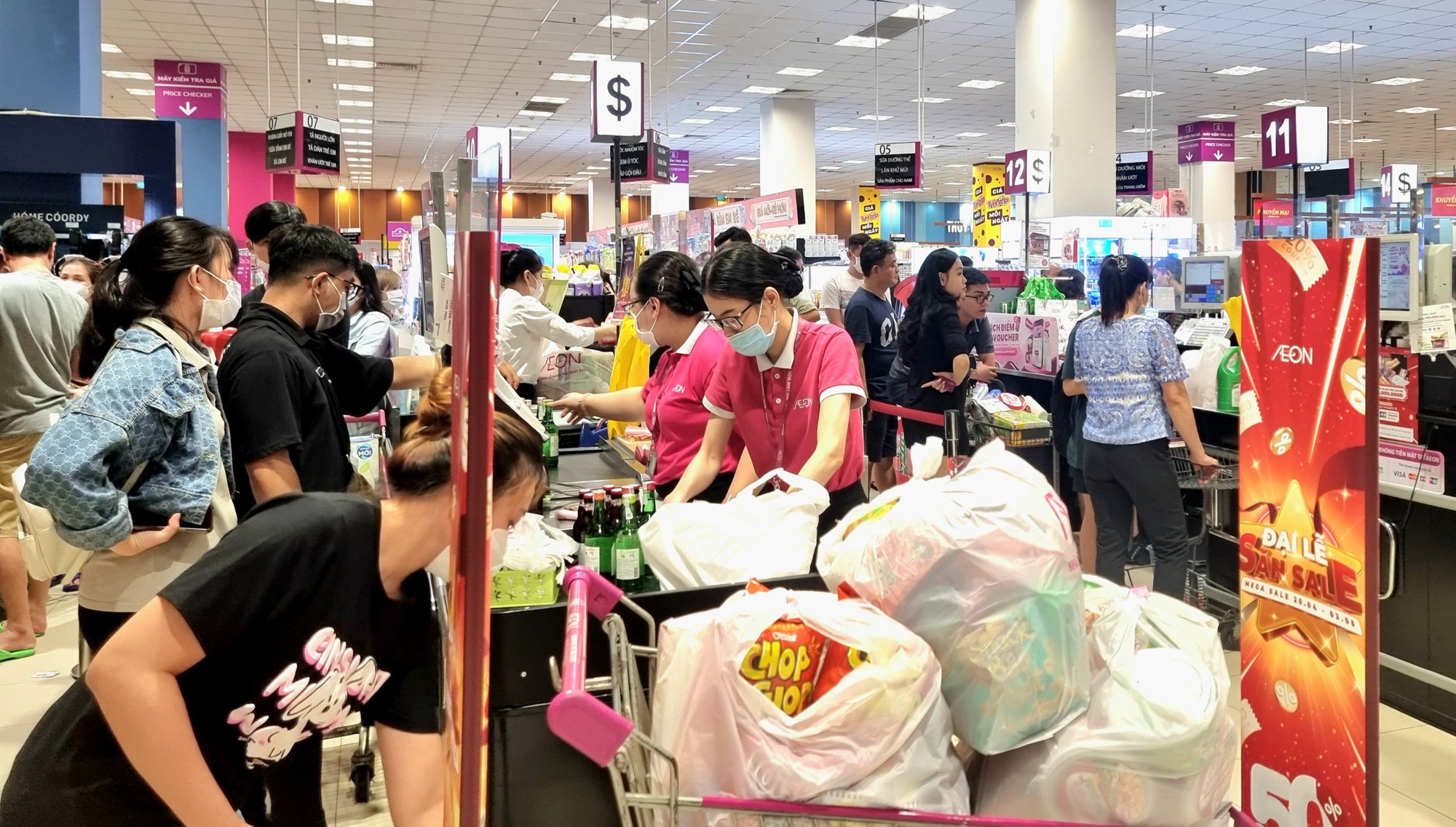 TP HCM: Siêu thị khuyến mãi đậm nhưng sức mua không như kỳ vọng