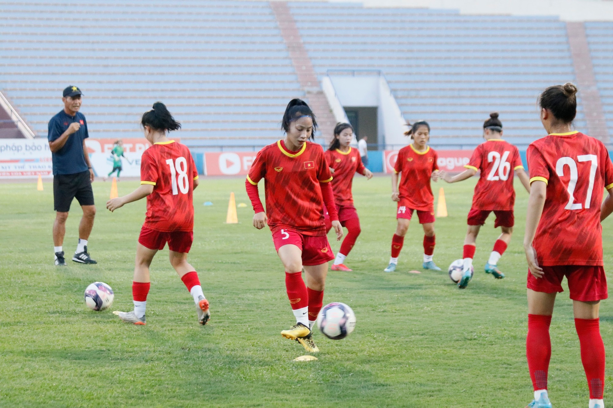 U20 nữ Việt Nam l&agrave;m quen s&acirc;n thi đấu Giải U20 nữ Asian Cup - Ảnh 2.