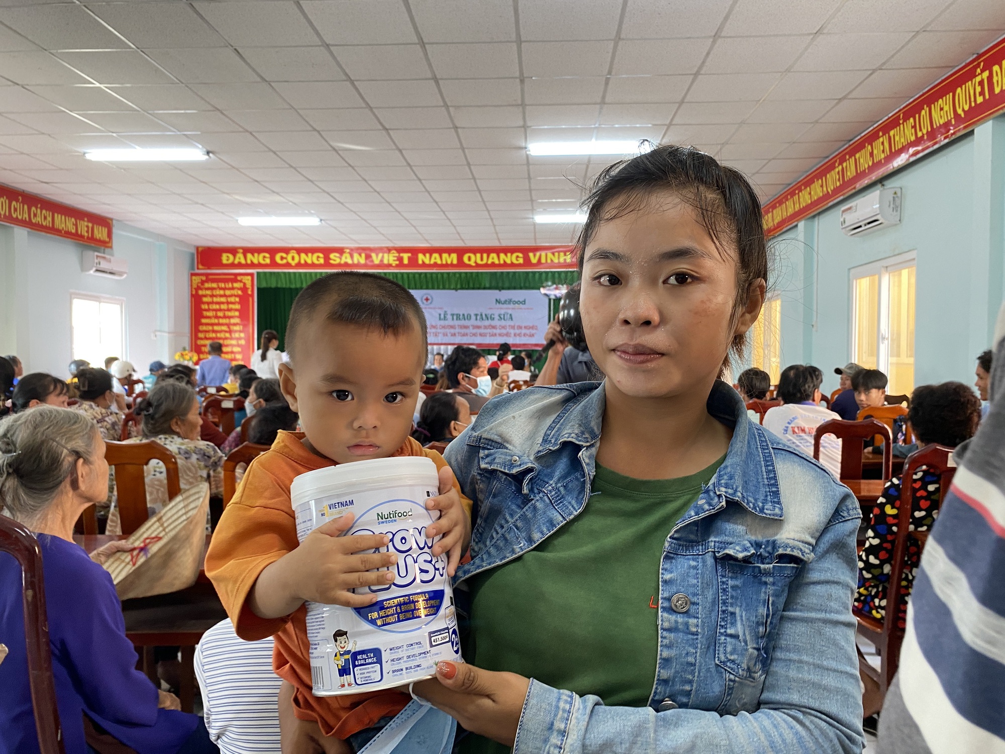 Nutifood tặng h&agrave;ng ngh&igrave;n phần qu&agrave; cho trẻ em ngh&egrave;o nh&acirc;n dịp Tết Thiếu nhi - Ảnh 3.