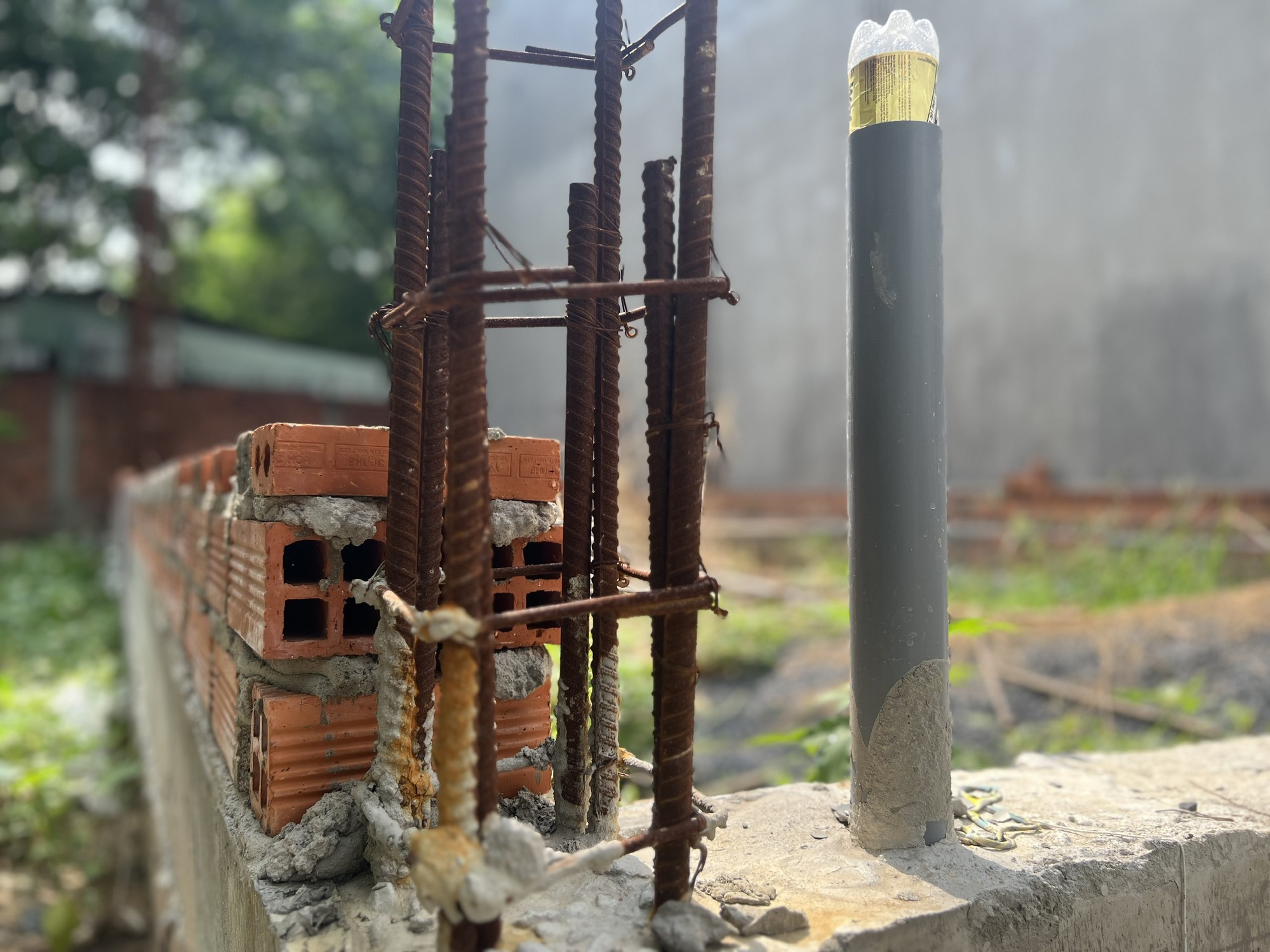 Nữ công nhân ở Bình Dương bật khóc khi được hỗ trợ 100 triệu đồng để xây nhà - Ảnh 3.