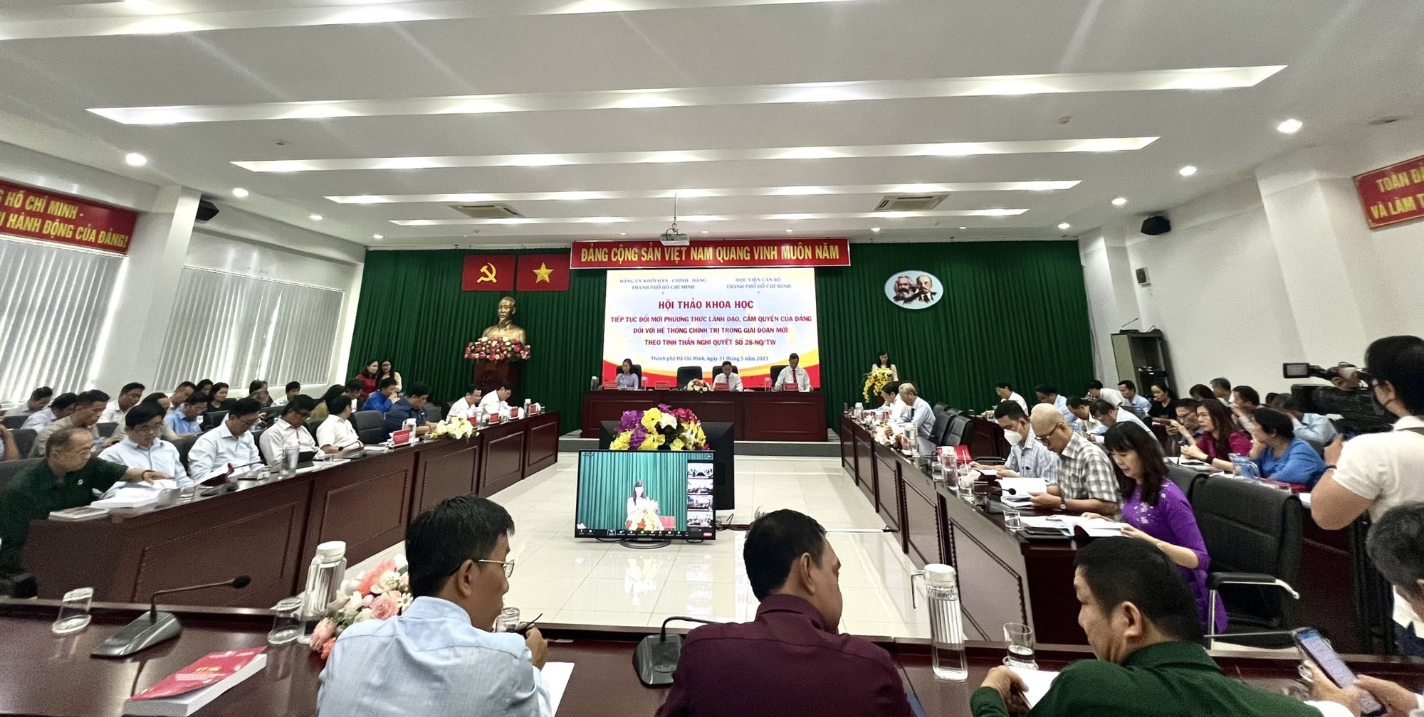 Đổi mới phương thức l&atilde;nh đạo, cầm quyền của Đảng trong giai đoạn mới - Ảnh 2.