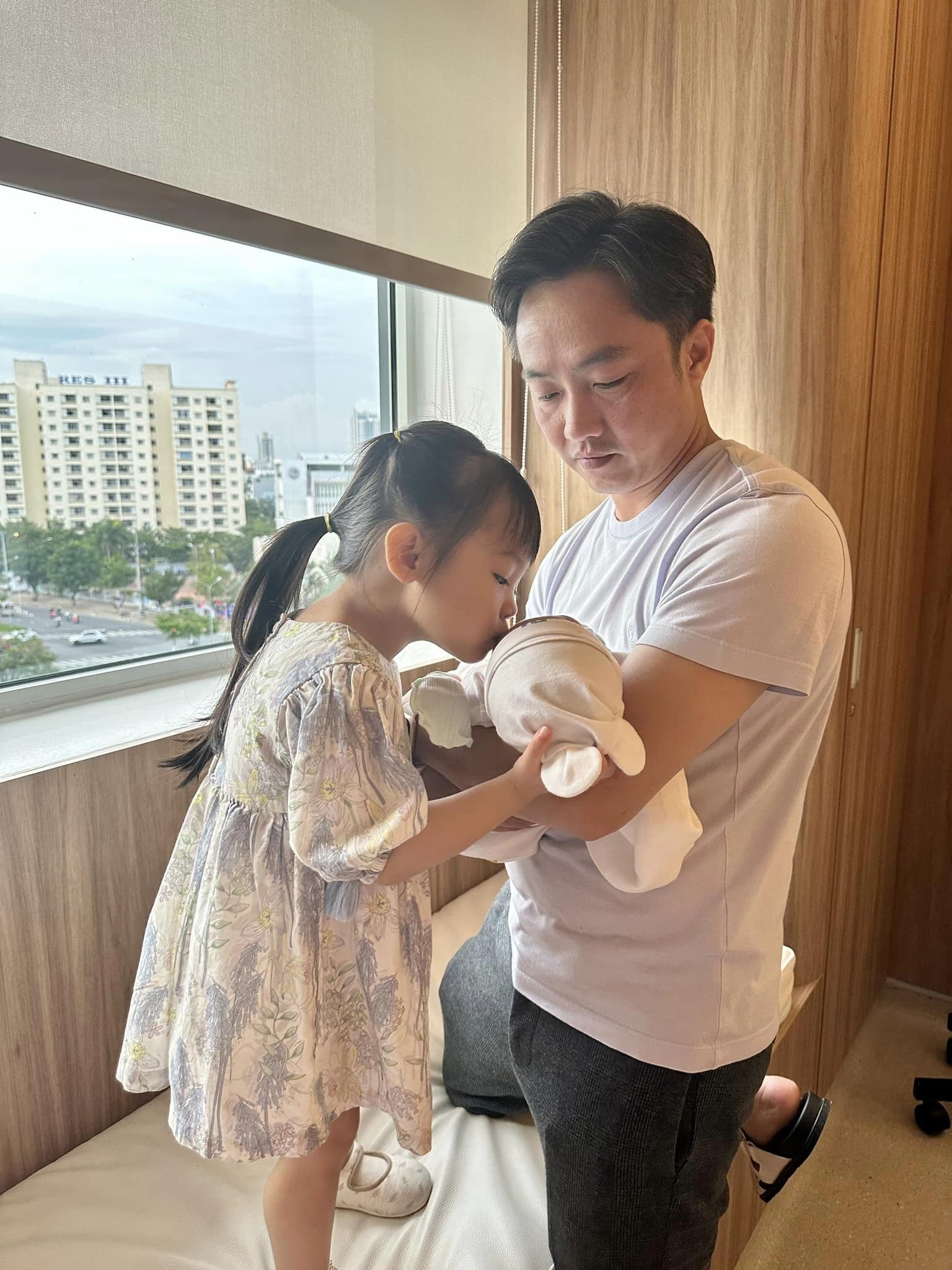 Đ&agrave;m Thu Trang sinh con thứ 2 cho Cường đ&ocirc; la - Ảnh 1.
