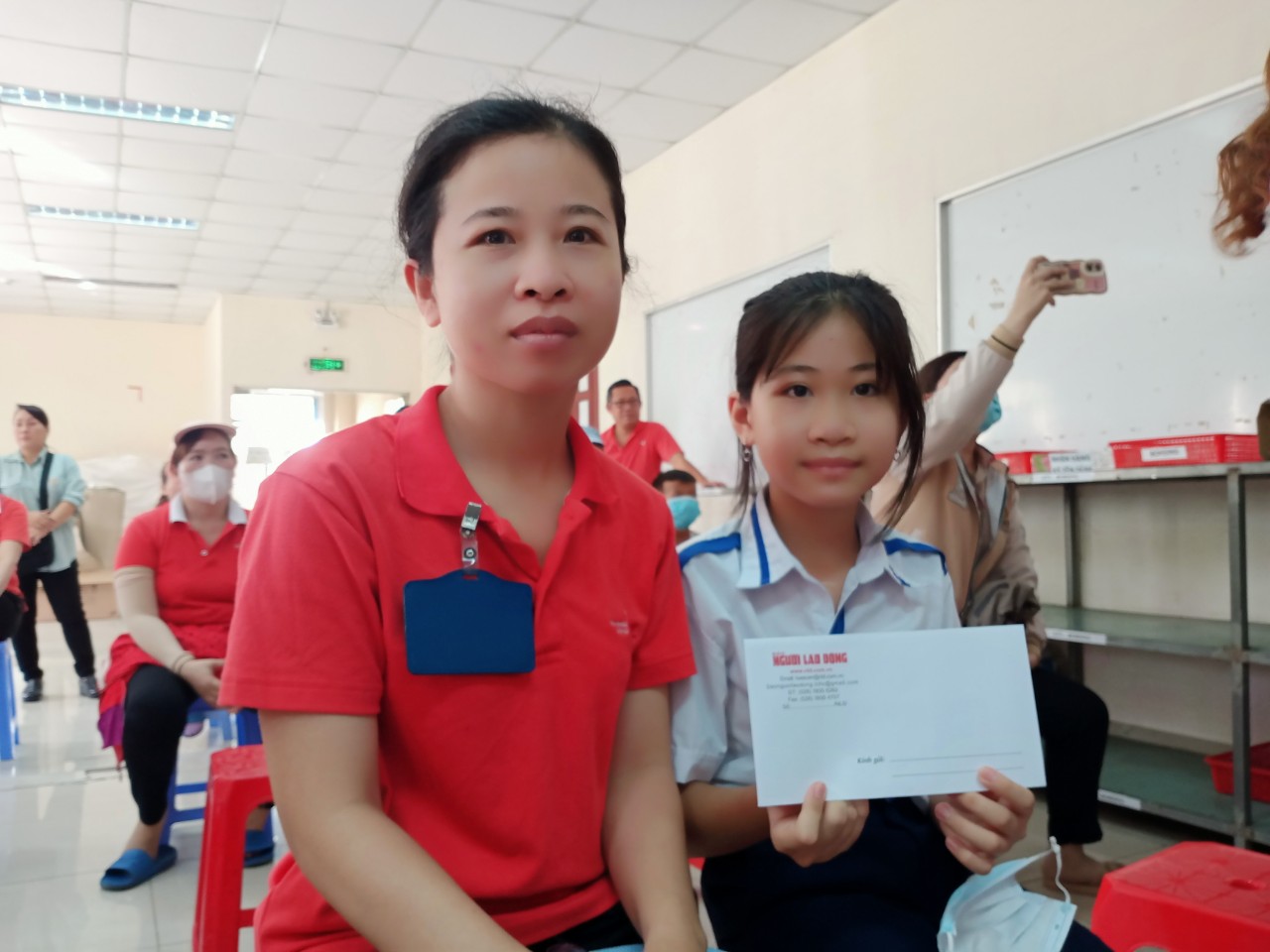 Trao hơn 90 suất kinh ph&iacute; hỗ trợ học tập cho học sinh kh&oacute; khăn ở Cần Thơ - Ảnh 8.