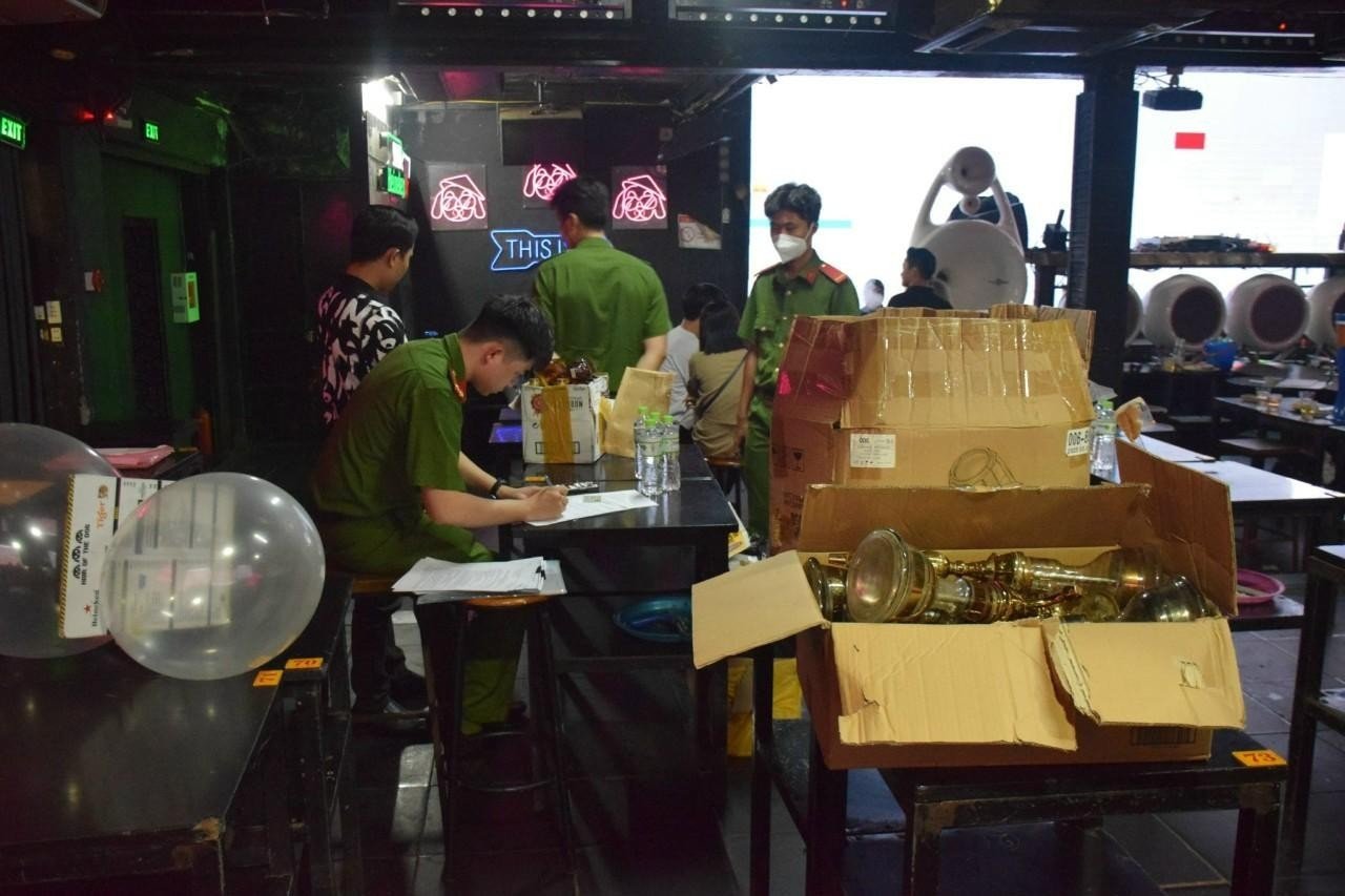 Khởi tố 6 đối tượng ở quán Heritage, phố Bùi Viện