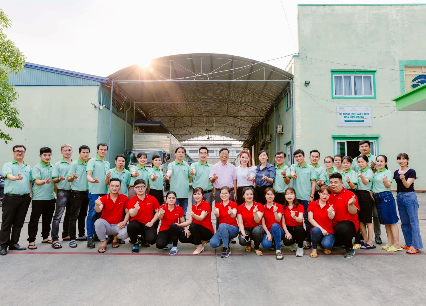 Nơi những người hạnh ph&uacute;c l&agrave;m n&ecirc;n thực phẩm hạnh ph&uacute;c - Ảnh 2.