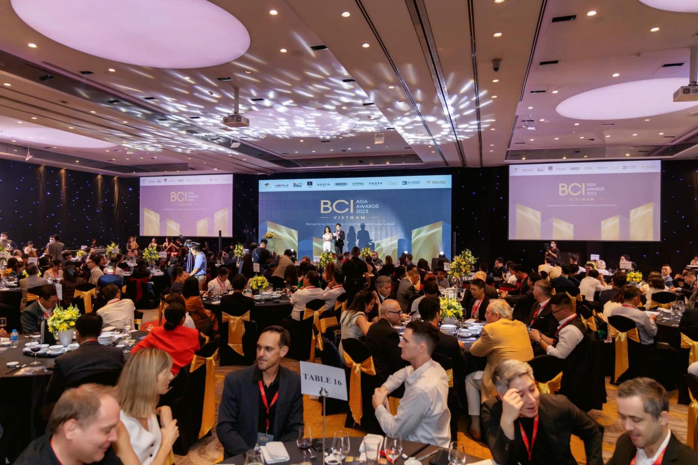 Suit Mon Amie phủ s&oacute;ng tại sự kiện BCI Asia Awards 2023 Việt Nam - Ảnh 2.