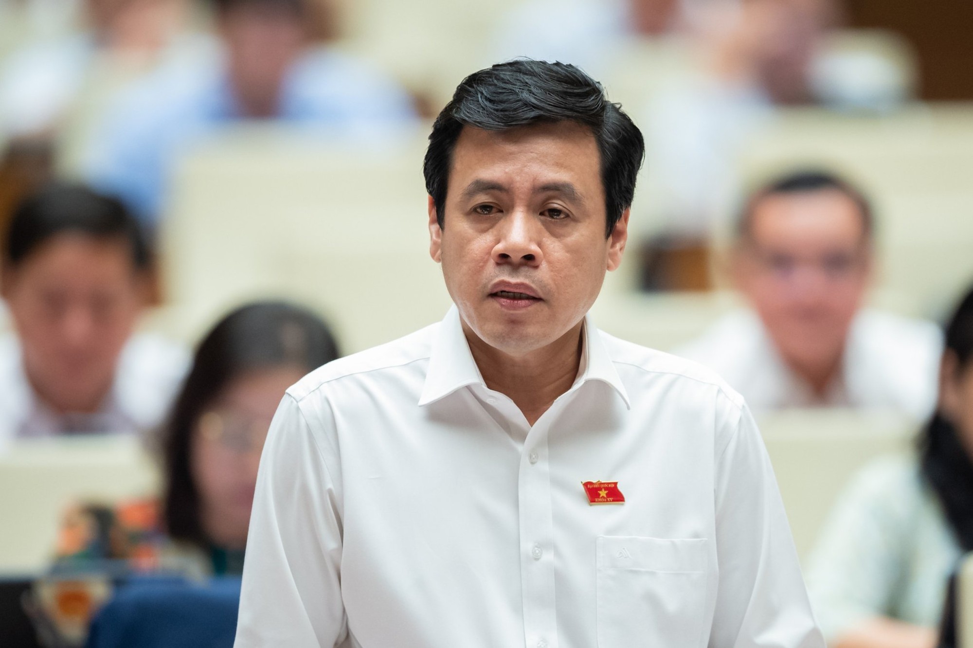 Đại biểu TP HCM: 1 triệu tỉ đồng đang gửi ngân hàng nên hỗ trợ ngay cho người lao động, người thất nghiệp