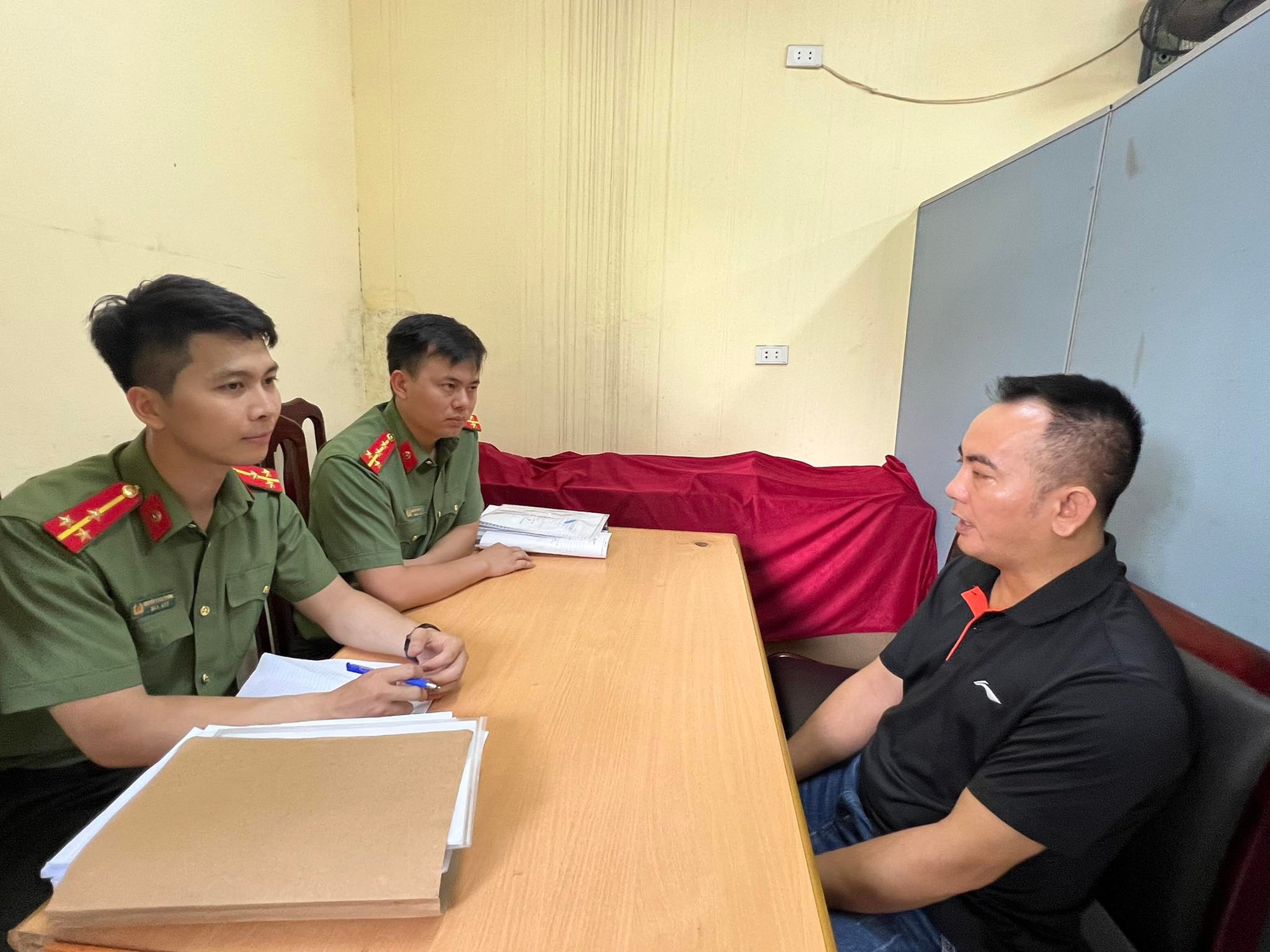 Khởi tố cựu nhà báo cưỡng đoạt tài sản của nhiều lãnh đạo phường