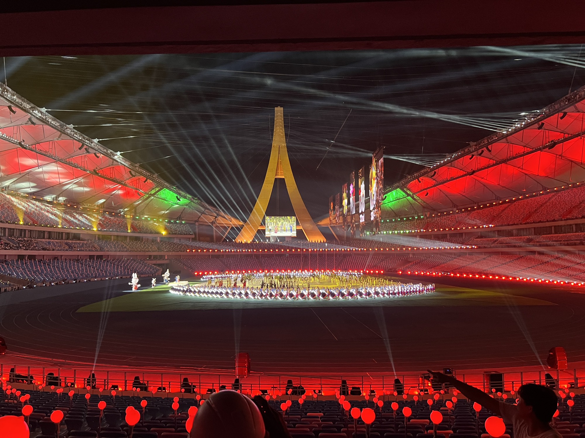 Những công đoạn cuối cùng cho lễ khai mạc SEA Games 32