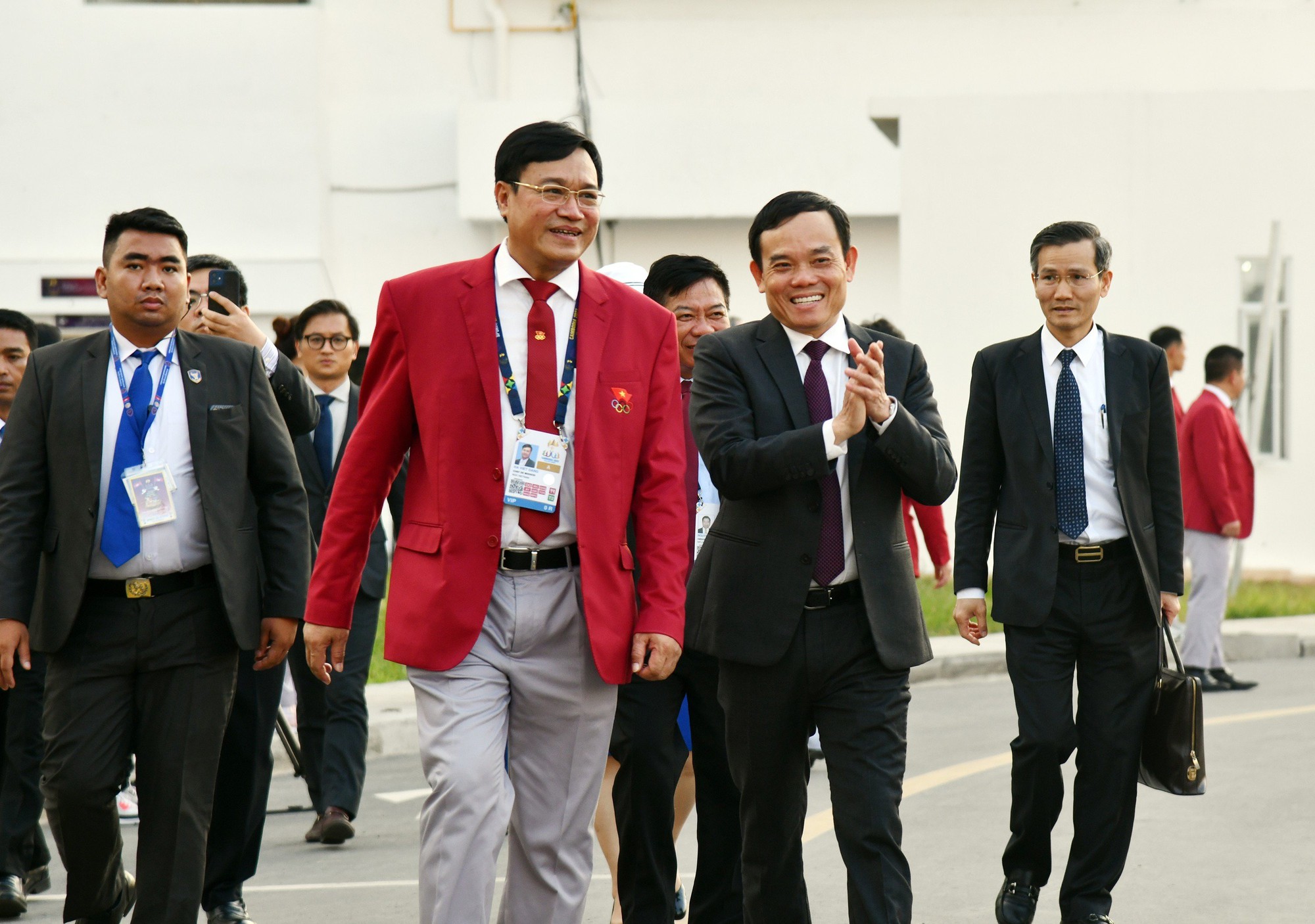 Ph&oacute; Thủ tướng Trần Lưu Quang thăm đo&agrave;n Thể thao Việt Nam tại SEA Games 32 - Ảnh 5.
