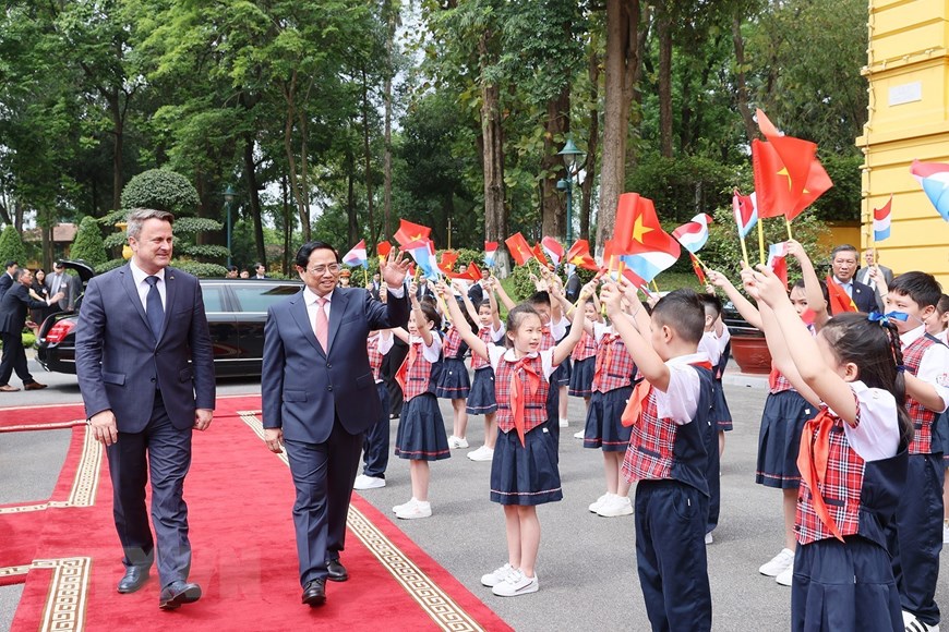 Thủ tướng Phạm Minh Ch&iacute;nh đ&oacute;n, hội đ&agrave;m với Thủ tướng Luxembourg - Ảnh 6.