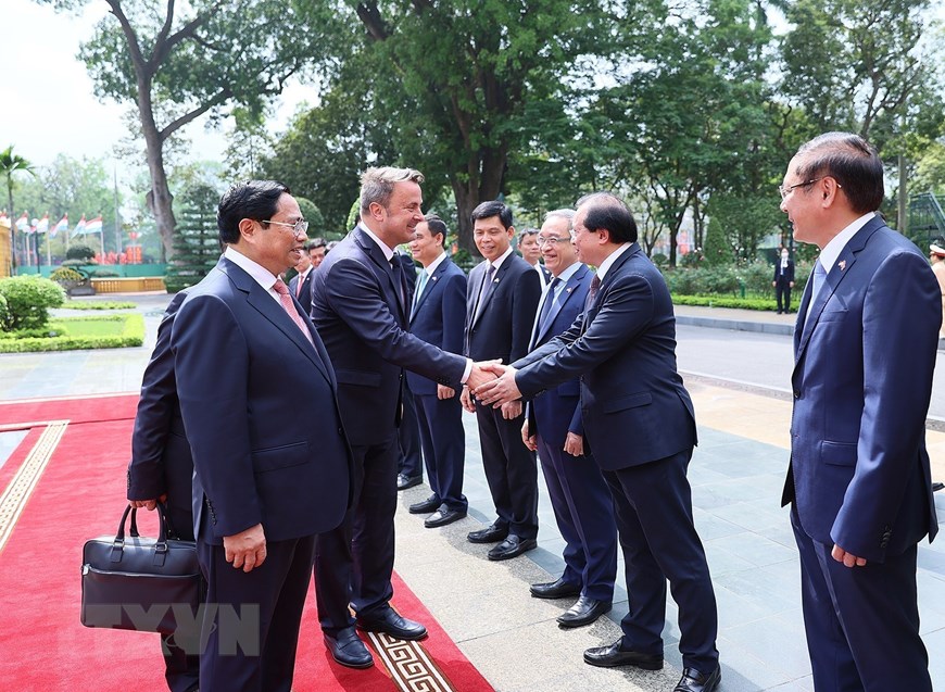 Thủ tướng Phạm Minh Ch&iacute;nh đ&oacute;n, hội đ&agrave;m với Thủ tướng Luxembourg - Ảnh 10.