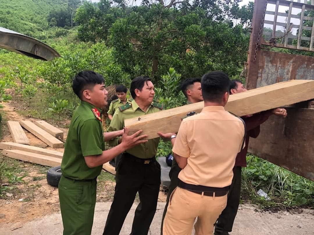 Quảng Ngãi phát hiện bí mật trong những chiếc ôtô "vô chủ"