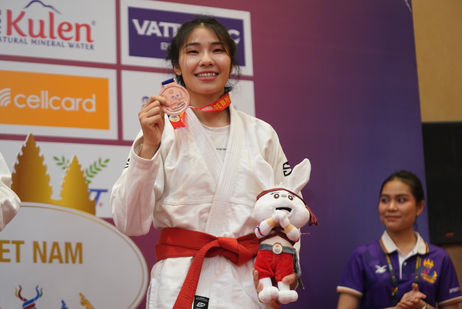 SEA Games 32: Jujitsu mang về 3 HCĐ, Đặng Thị Huyền n&eacute;n đau thi đấu - Ảnh 3.