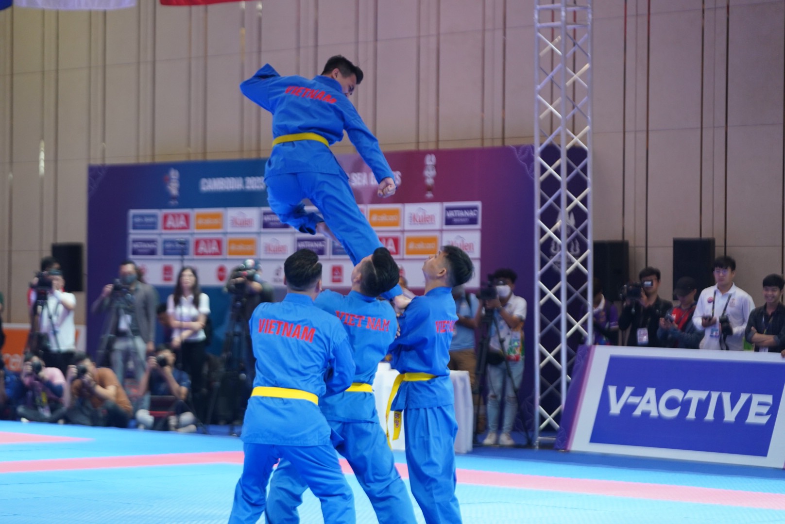Nhật k&yacute; SEA Games 32 ng&agrave;y 6-5: Nguyễn Thị Thanh Ph&uacute;c gi&agrave;nh v&agrave;ng đi bộ - Ảnh 36.