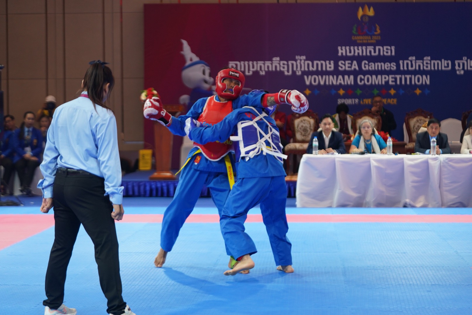 Nhật k&yacute; SEA Games 32 ng&agrave;y 6-5: Nguyễn Thị Thanh Ph&uacute;c gi&agrave;nh v&agrave;ng đi bộ - Ảnh 30.