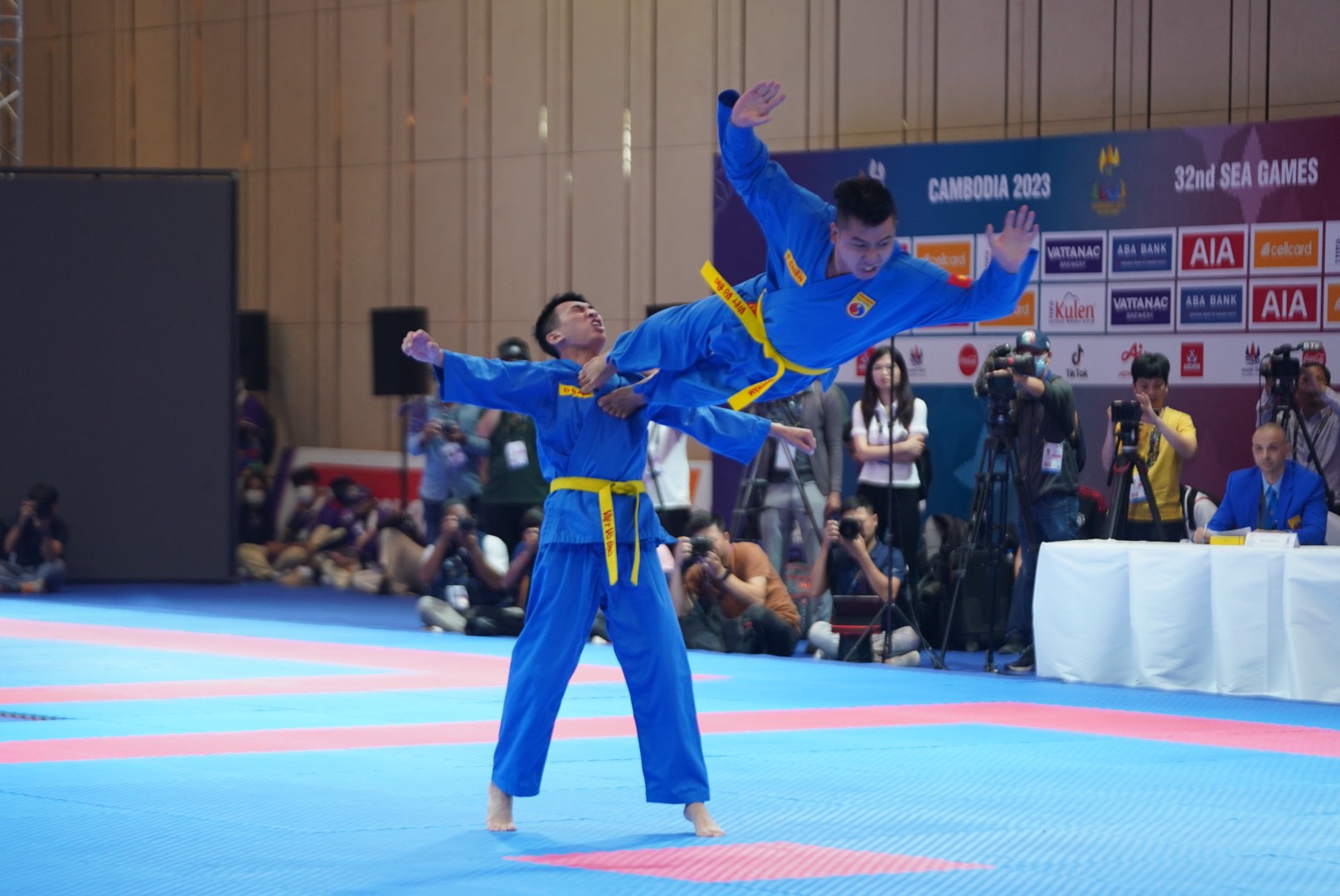 Nhật k&yacute; SEA Games 32 ng&agrave;y 6-5: Nguyễn Thị Thanh Ph&uacute;c gi&agrave;nh v&agrave;ng đi bộ - Ảnh 38.