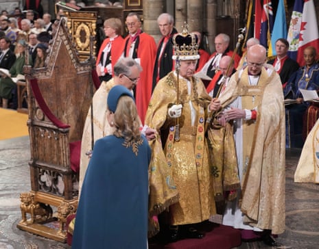Khoảnh khắc không được phép ghi hình tại lễ đăng quang Vua Charles III
