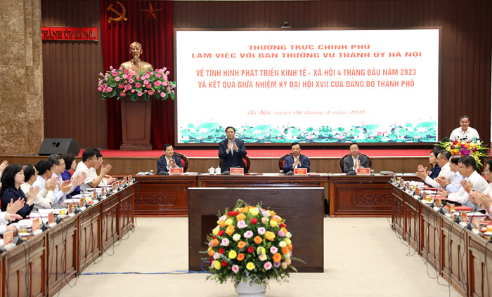 Thủ tướng Phạm Minh Ch&iacute;nh y&ecirc;u cầu giải quyết ngay c&aacute;c đề xuất của H&agrave; Nội - Ảnh 1.