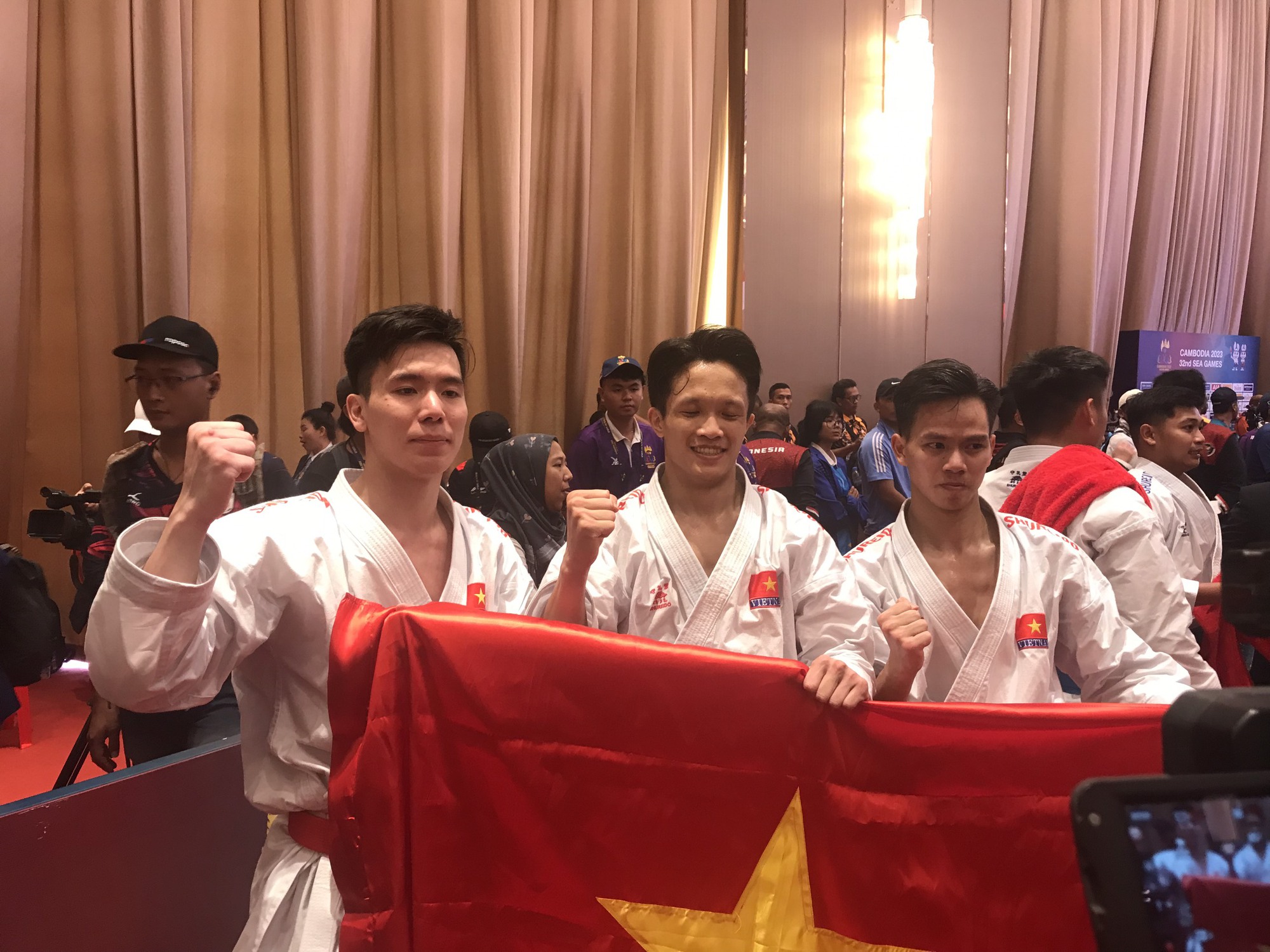 Nhật k&yacute; SEA Games 32 ng&agrave;y 6-5: Nguyễn Thị Thanh Ph&uacute;c gi&agrave;nh v&agrave;ng đi bộ - Ảnh 16.