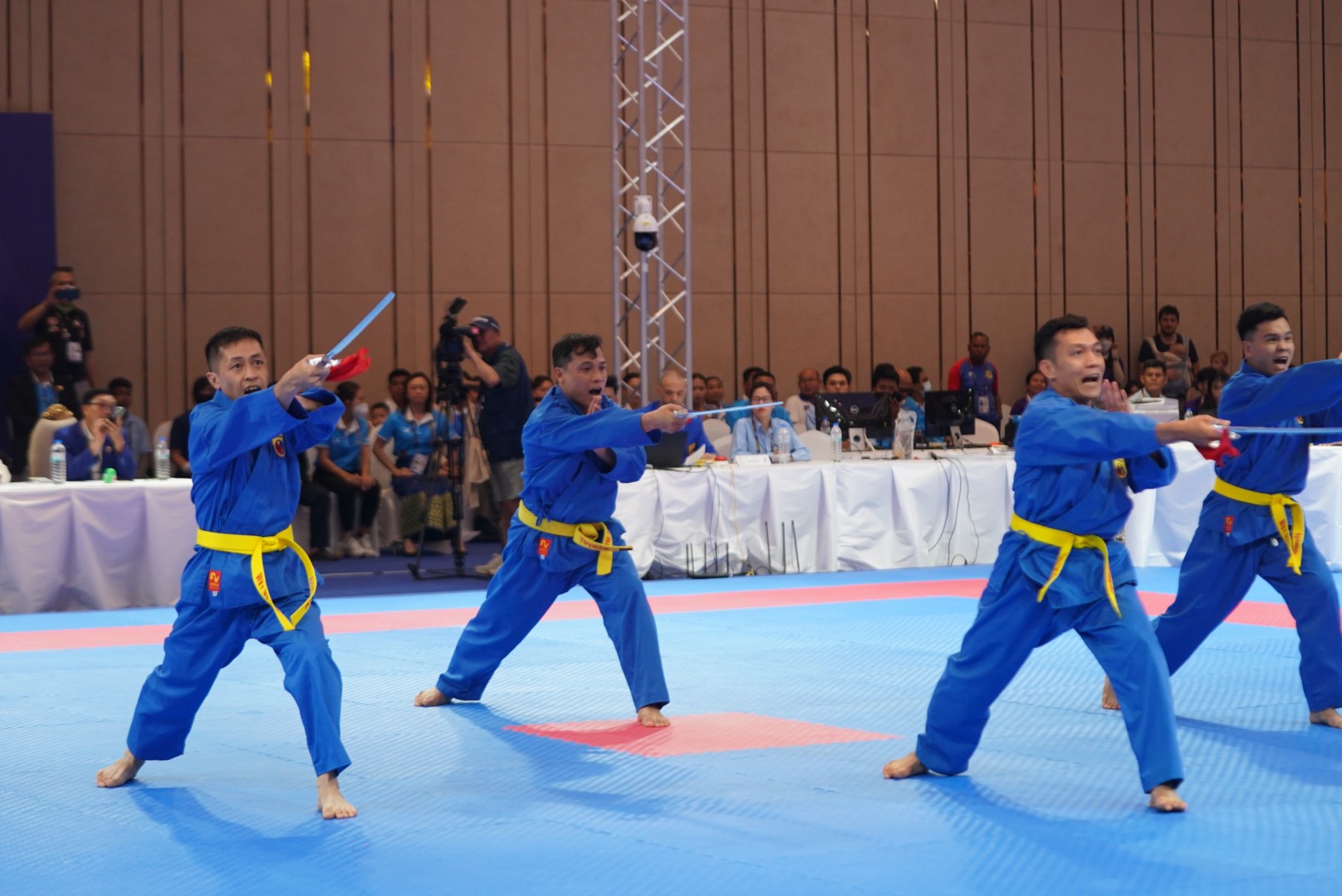 Nhật k&yacute; SEA Games 32 ng&agrave;y 6-5: Nguyễn Thị Thanh Ph&uacute;c gi&agrave;nh v&agrave;ng đi bộ - Ảnh 15.