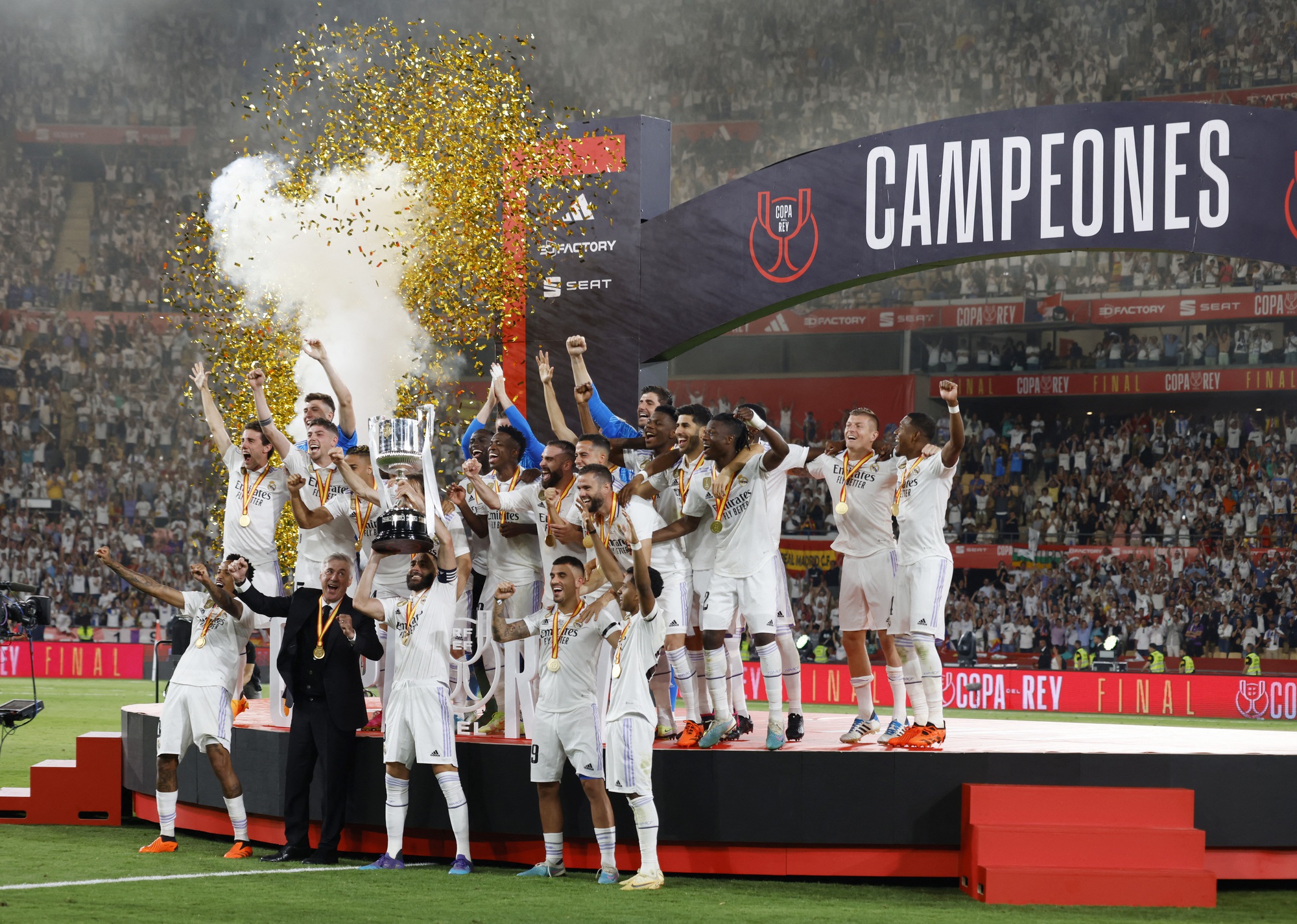 Đăng quang C&uacute;p Nh&agrave; vua T&acirc;y Ban Nha, Real Madrid mơ c&uacute; đ&uacute;p v&ocirc; địch - Ảnh 6.