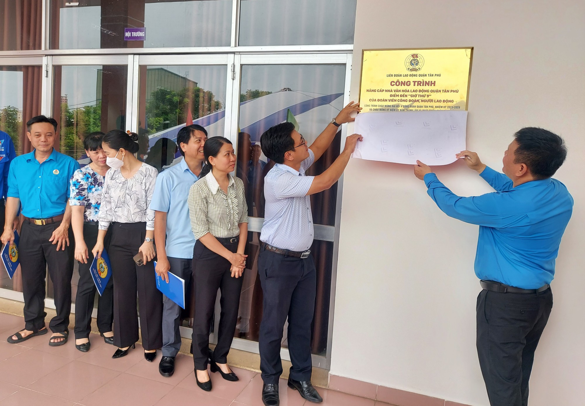 Chăm lo sức khoẻ, hỗ trợ người lao động kh&oacute; khăn - Ảnh 3.