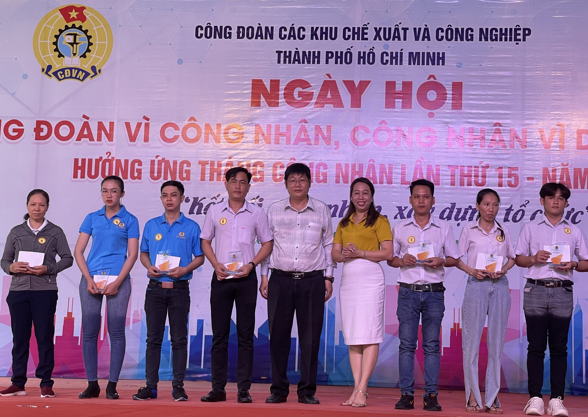 5.000 công nhân KCX - KCN TP Hồ Chí Minh thỏa sức vui chơi, mua sắm - Ảnh 3.