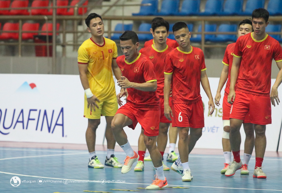 Tuyển futsal Việt Nam hội qu&acirc;n, chuẩn bị đấu Paraguay v&agrave; Argentina - Ảnh 2.