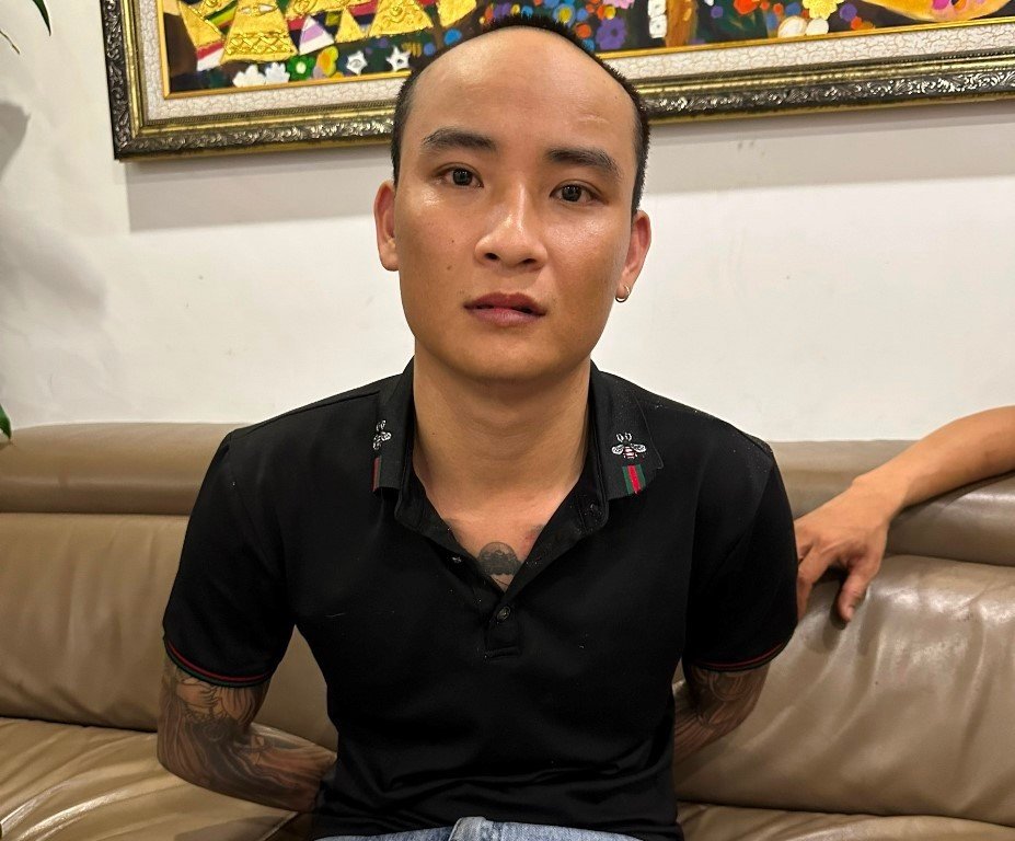 Cạo đầu, từ Hà Nội trốn vào Đà Nẵng vẫn không thoát