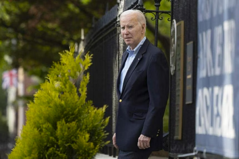 &ldquo;Dẫn điểm&rdquo; trước &ocirc;ng Biden, &ocirc;ng Trump c&oacute; quyết định quan trọng - Ảnh 1.