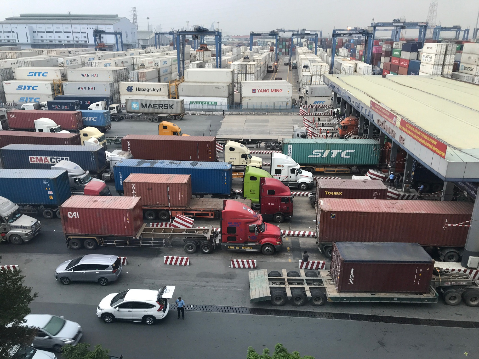 Thêm nhiều lãnh đạo doanh nghiệp bị đề nghị tạm hoãn xuất cảnh
