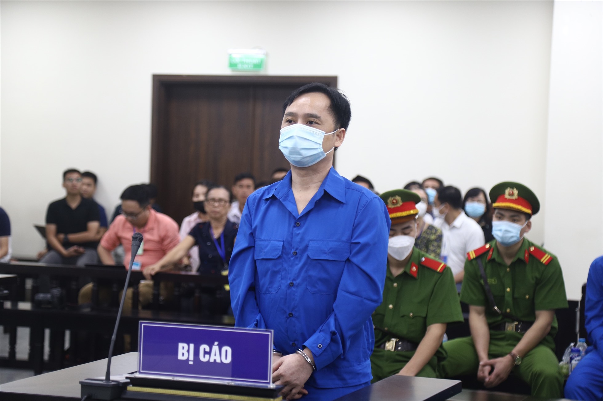 Chủ tịch Louis Holdings phủ nhận thao t&uacute;ng chứng kho&aacute;n để thu lợi 152 tỉ đồng - Ảnh 1.