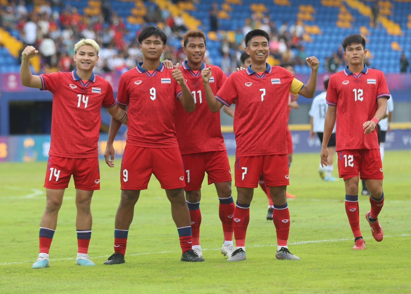 U22 Thái Lan thắng đậm Lào, soán ngôi đầu bảng của Việt Nam