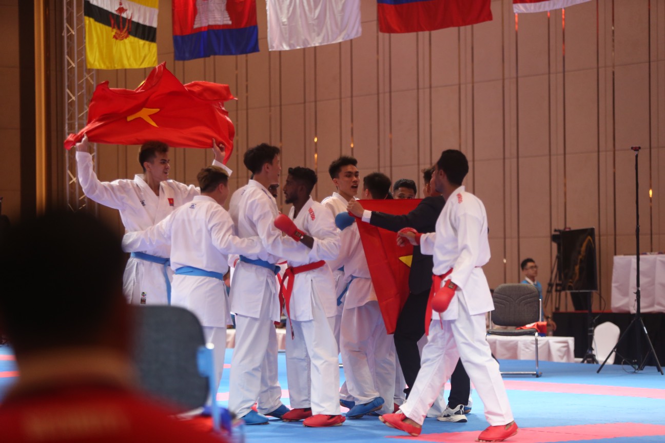Karate được thưởng n&oacute;ng sau khi vượt chỉ ti&ecirc;u tại SEA Games 32 - Ảnh 4.