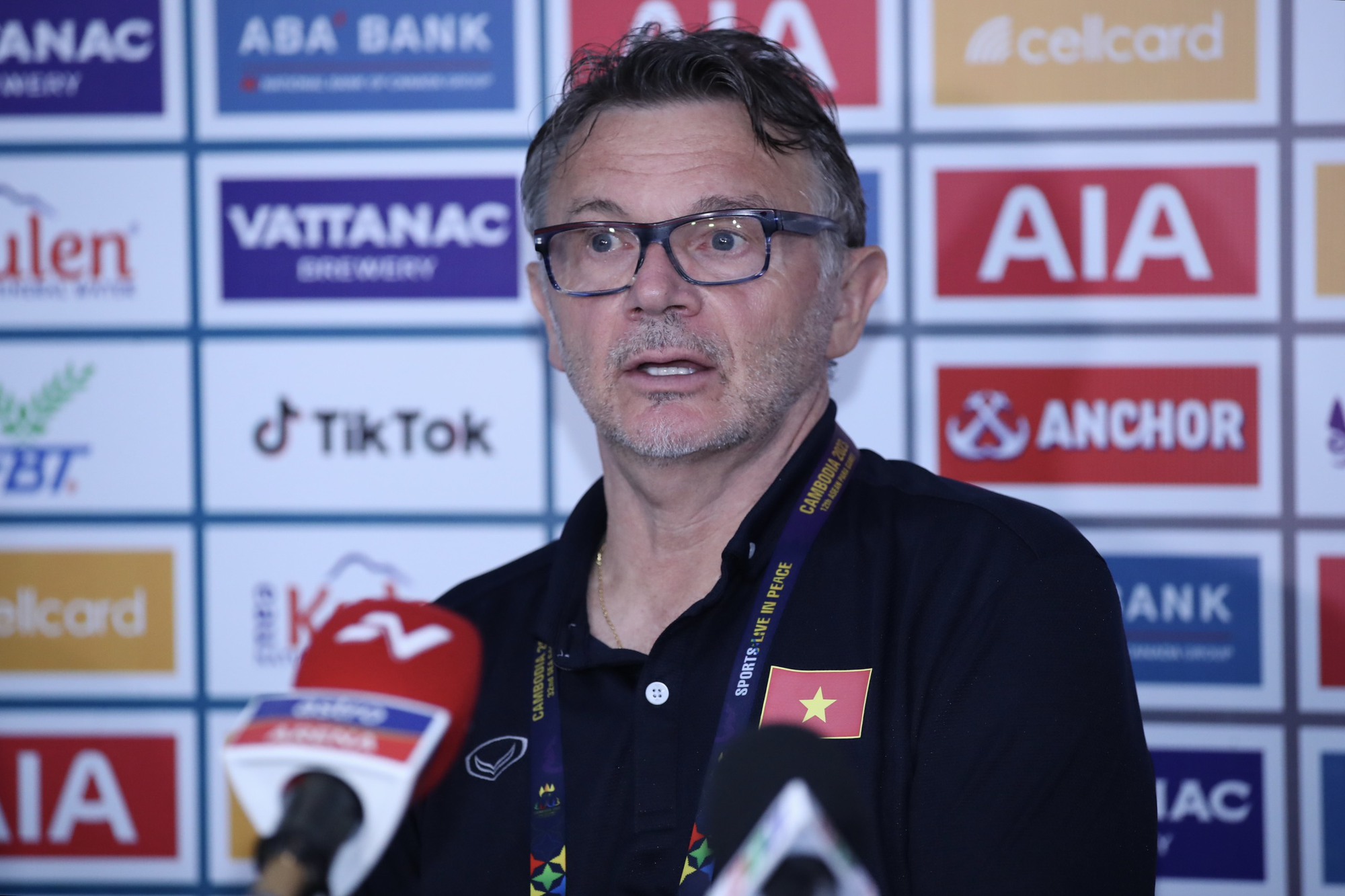 HLV Troussier n&oacute;i g&igrave; về m&agrave;n tr&igrave;nh diễn của U22 Việt Nam trước Malaysia? - Ảnh 2.