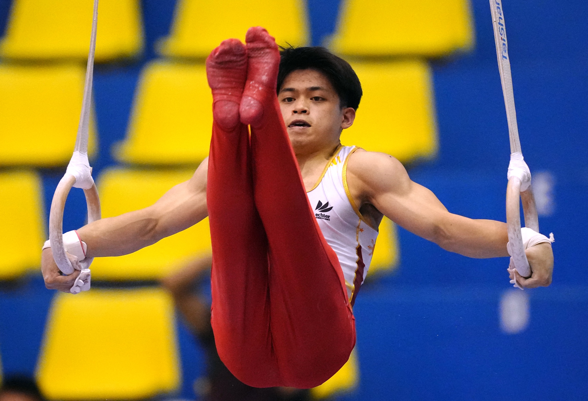 Carlos Yulo: Nh&agrave; v&ocirc; địch thế giới thống trị thể dục dụng cụ SEA Games - Ảnh 7.