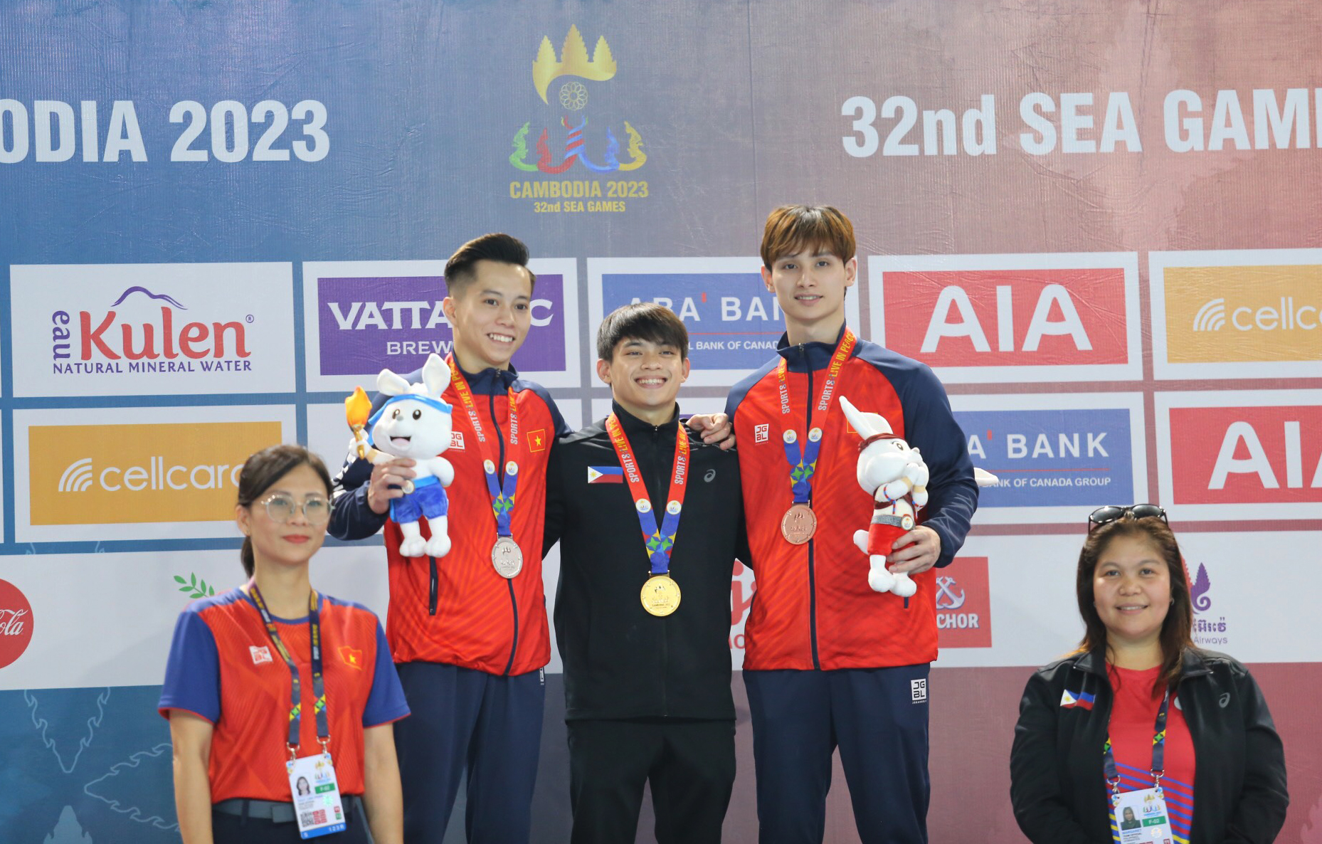 Carlos Yulo: Nh&agrave; v&ocirc; địch thế giới thống trị thể dục dụng cụ SEA Games - Ảnh 6.