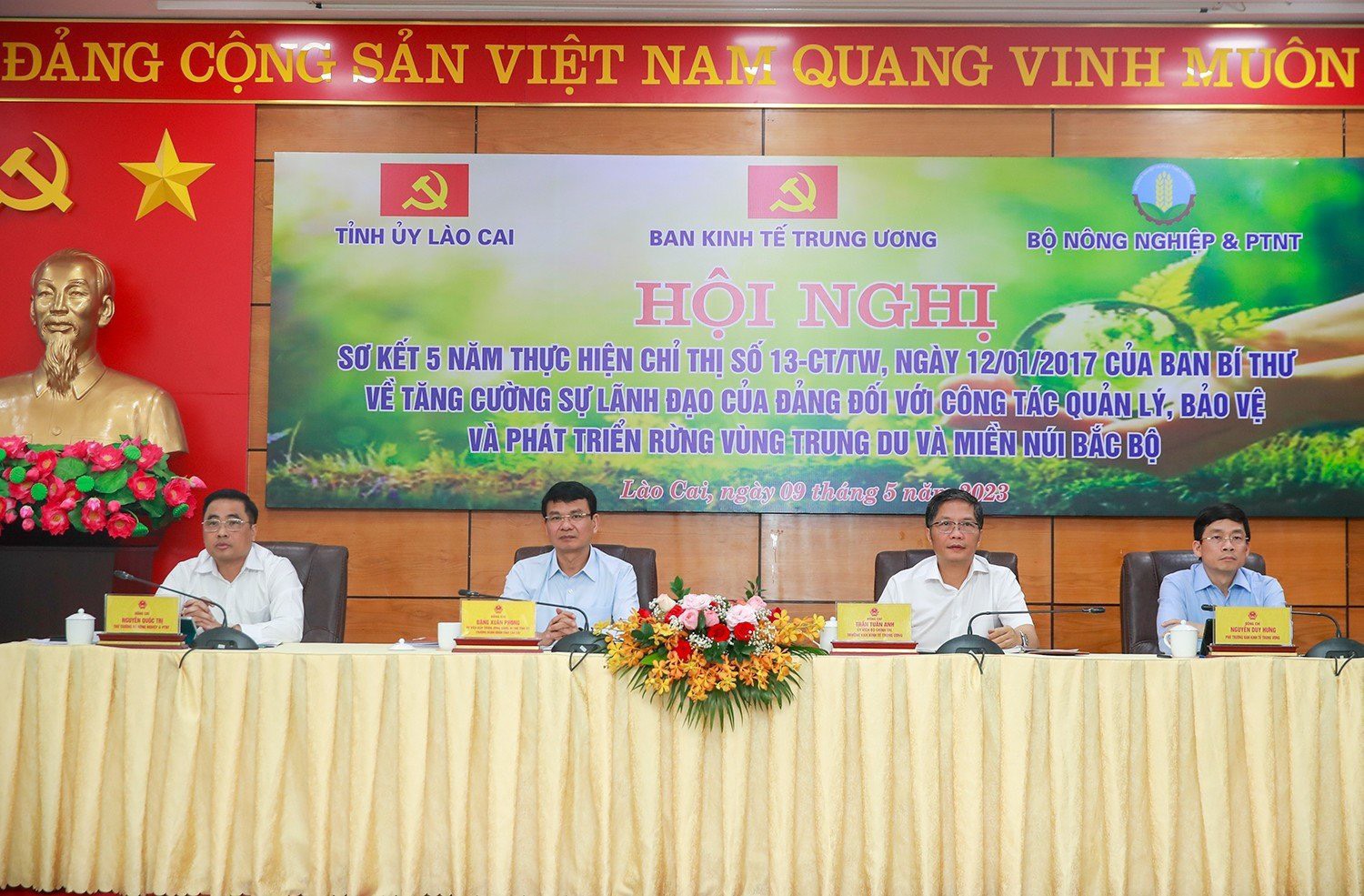 Bảo vệ rừng để thực hiện cam kết ph&aacute;t thải r&ograve;ng về 0 - Ảnh 1.