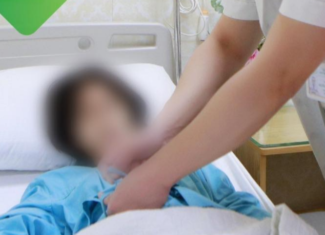 Đau tức bụng, bé gái 12 tuổi phát hiện có khối u nang buồng trứng lớn